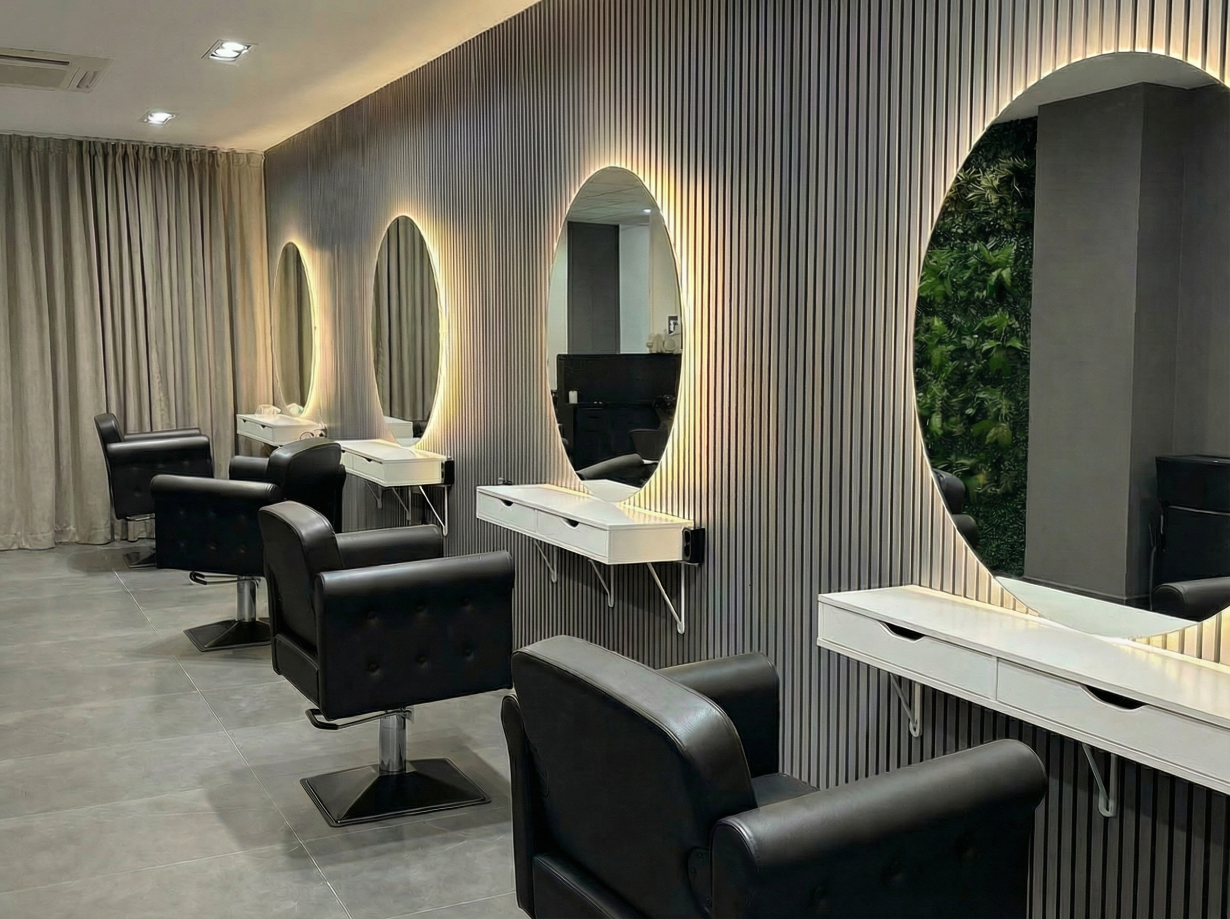 Salon — Stylingplätze und Lichtstimmung